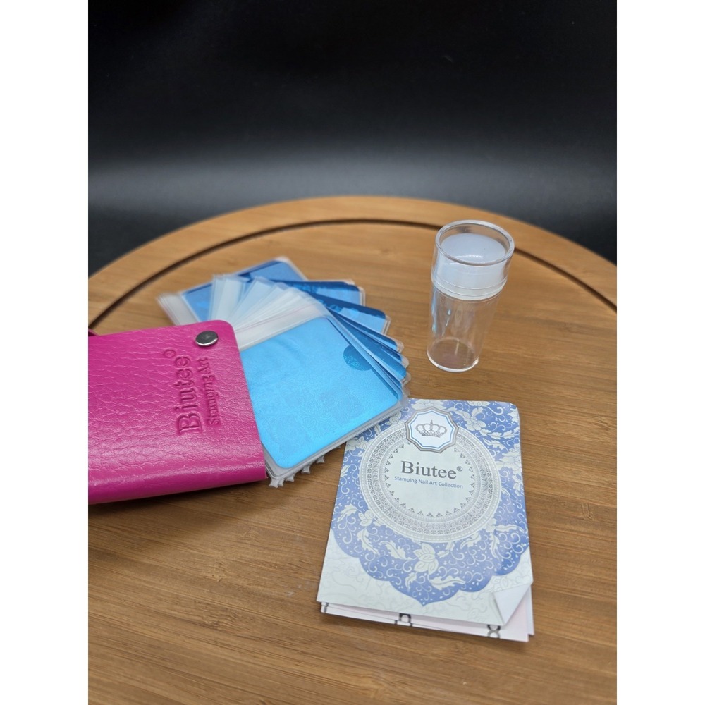 Biutee Nail‎ Stamping Kit With Storage Pouch Multiple Plates With Designs